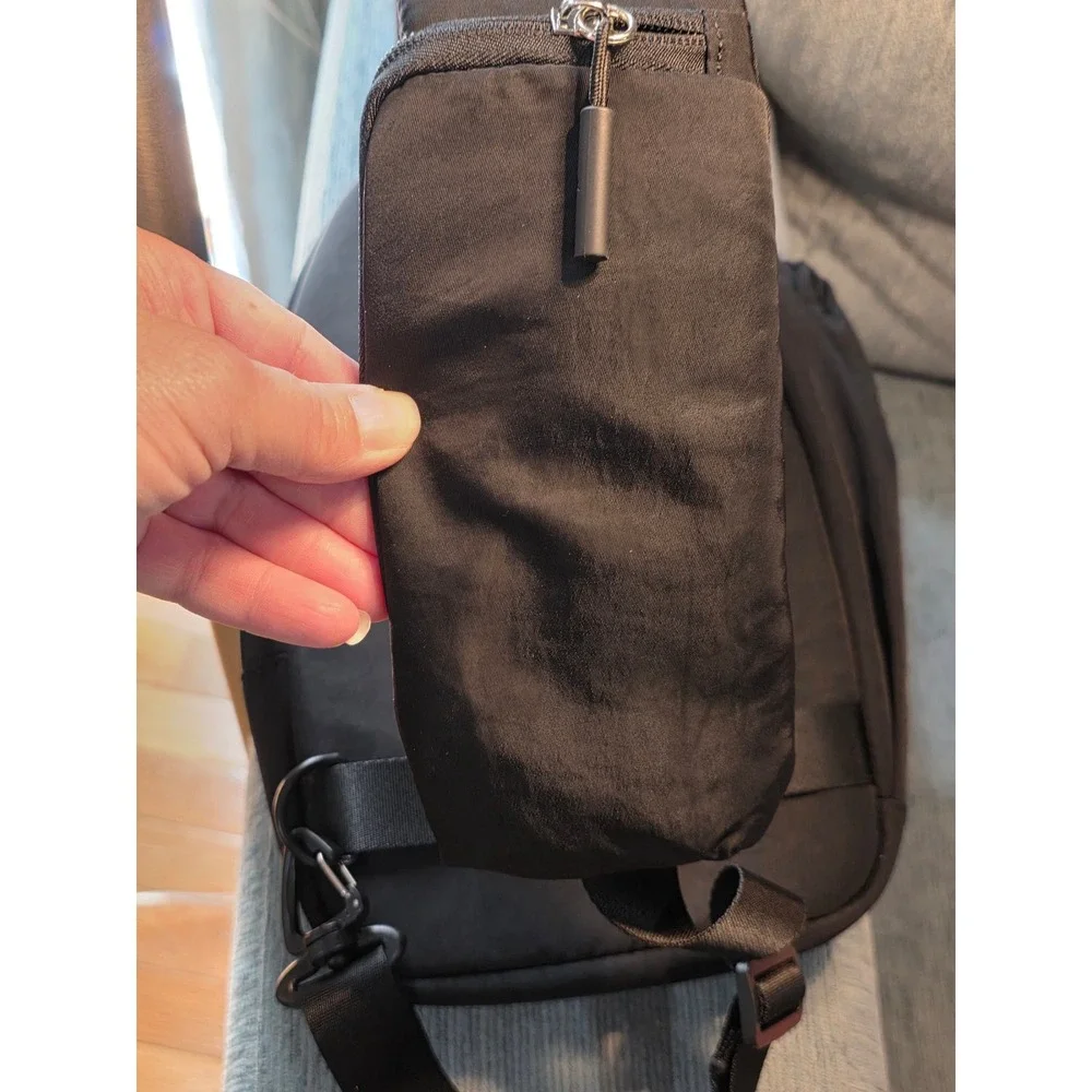Nike Russell Wilson Dangeruss Sling Bag Black Crossbody Backpack Tech Pouch 3